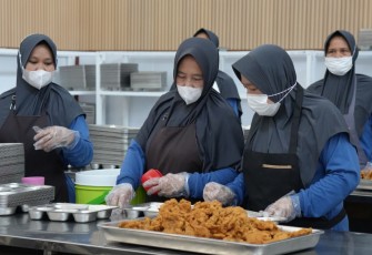 Ilustrasi suasana kerja di lingkungan SPPG