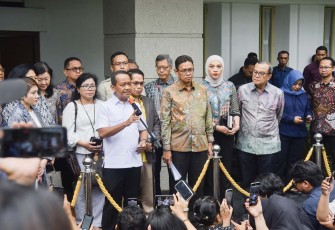 Menteri ESDM Bahlil Lahadalia saat memberikan keterangan pers di Jakarta, Jum'at (19/9)