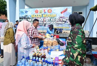 Bazar murah semarak HUT TNI ke-80 di Lanud J.B Soedirman, Sabtu (27/9)