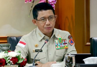 Kepala Badan Nasional Penanggulangan Bencana (BNPB) Letjen TNI Dr. Suharyanto, S.Sos., M.M menghadiri Rapat Ekspose Pengendalian Kebakaran Hutan dan Lahan (Karhutla) Tahun 2025 di Gedung Manggala Wanabakti Lantai 4, Kementerian Kehutanan, Jakarta, pada Senin (13/10).