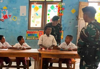 Satgas Pamtas Yonarmed 12 Kostrad berikan wawasan kebangsaan siswa
