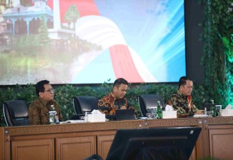 Dirjen Bangda Kemendagri Restuardy Daud 