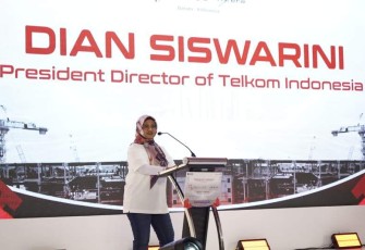 Direktur Utama Telkom Dian Siswarini.