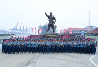 Foto bersama di Mako Kolinlamil, Tanjung Priok, Jakarta Utara, Rabu (20/8).