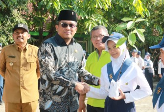 Anggota Fraksi PDIP DPRD Jatim Agus Black Hoe Budianto 