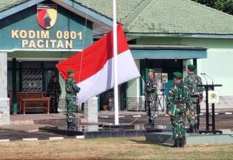 Upacara bendera prajurit Kodim 0801/Pacitan 
