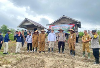 Polres Natuna Dukung Ketahanan Pangan Nasional, Tanam Jagung Serentak 1,5 Hektar di Desa Tapau 