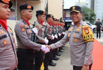 Kapolda Sulsel Irjen Pol Yudhiawan saat menyapa personel Polres Palopo, Rabu (5/2)