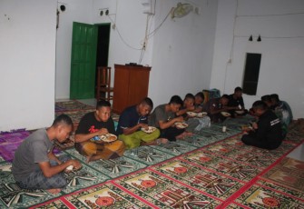 Makan malam bersama satgas TMMD Kodim Parepare 