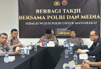Buka puasa bersama melalui zoom meeting di Polres Kawasan Bandara I Gusti Ngurah Rai, Kamis (13/3)