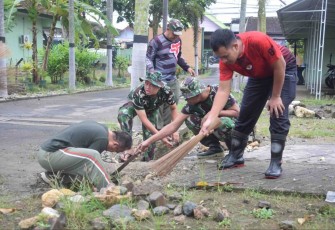 Pembersihan lingkungan pangkalan