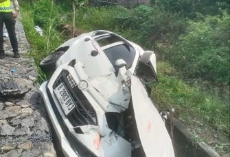 Laka perlintasan kereta api Sukoharjo, KA Batara Kresna tabrak mobil Daihatsu Sigra, Rabu (26/3)