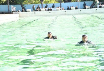 Anggota Kodim Ponorogo Laksanakan Renang Militer