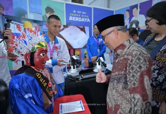 Robot Ondel Ondel Karya Siswa SMK Dipamerkan di Konsolidasi Nasional