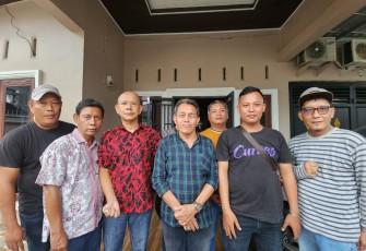 Ketua Pewarta Lakukan Poto Bersama Usai Jumat Barokah.