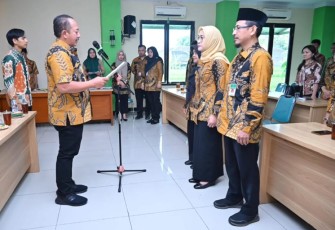 Bupati Karanganyar, Rober Christanto, melantik ketua beserta pengurus Lembaga Koordinasi Kesejahteraan Sosial (LKKS) Kabupaten Karanganyar masa bakti 2025-2030