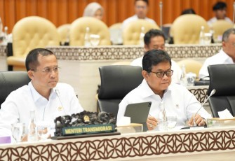 Wamen Viva Yoga saat RDP bersama DPR RI di Jakarta, Senin (30/6)