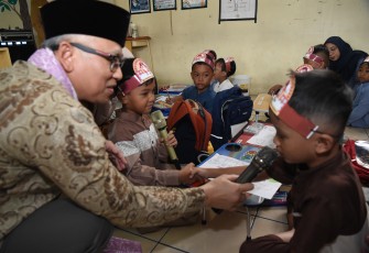 Wakil Menteri Pendidikan Dasar dan Menengah (Wamendikdasmen), Atip Latipulhayat