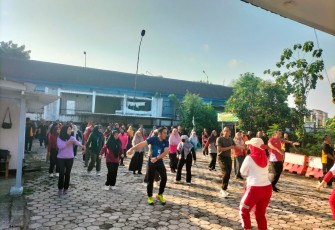 Koramil Geneng Berkolaborasi Bersama Puskesmas Gelar Olahraga Bersama dan Cek Kesehatan Berkala