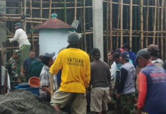 Keringat TNI dan Warga Menyatu di Balik Pembangunan Masjid Dawuhan