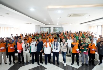 Kementerian Ekonomi Kreatif (Kementerian Ekraf) mengapresiasi para petugas Dinas Lingkungan Hidup (DLH) DKI Jakarta yang turut andil saat Karnaval Kemerdekaan dan Hari Ulang Tahun ke-80 Republik Indonesia