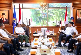 Menteri Dalam Negeri (Mendagri) Muhammad Tito Karnavian menerima kunjungan Ketua Badan Amil Zakat Nasional (Baznas) RI Noor Achmad beserta jajarannya di Kantor Kementerian Dalam Negeri (Kemendagri), Jakarta, Jumat (22/8/2025)