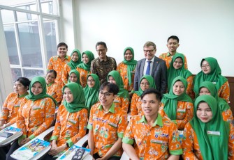 Menteri Kesehatan Budi Gunadi Sadikin  mendampingi Menteri Luar Negeri Jerman Johann Wadephul dalam kunjungan ke Poltekkes Kemenkes Jakarta III