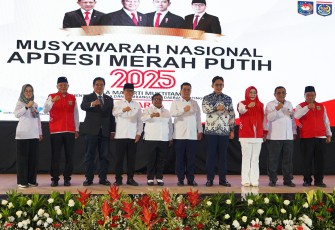 Menteri Desa dan Pembangunan Daerah Tertinggal (Mendes PDT) Yandri Susanto membuka Musyawarah Nasional dan Rapat Kerja Nasional (Rakernas) Dewan Pengurus Pusat (DPP) Asosiasi Pemerintah Desa Indonesia (Apdesi) di Balai Makarti Muktitama, Senin (25/8/2025)