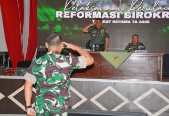 Waasrena Kasad Brigjen TNI Johanes Toar Pioh, S.I.P., M.Si. (Han) membuka secara resmi kegiatan Reviu Penilaian Reformasi Birokrasi Tingkat Kotama TNI AD Tahun Anggaran 2025 yang dilaksanakan di Aula Grhadika Jaya Sakti Makodam XIII/Merdeka Selasa (26/8)