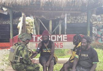 Ketika Pos Gome Satgas Yonif 700/Wyc Jadi Rumah Sehat Rakyat Papua
