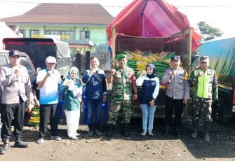 Babinsa Koramil 0801/09 Sudimoro Salurkan Beras SPHP melalui Gerakan Pangan Murah