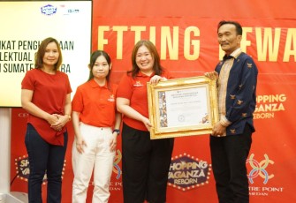 Sertifikat Penghargaan Kekayaan Intelektual Mall Centre Point Medan, Kamis (4/9)