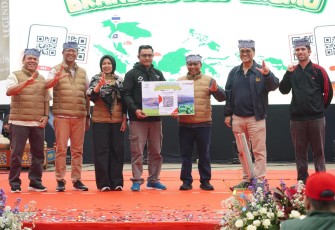 Bromo Marathon 2025 Sukses Bank Jatim Launching QRIS Crossborder dan Branding Jeep 