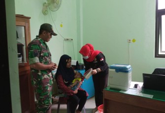 Vaksinasi campak di wilayah desa binaan 