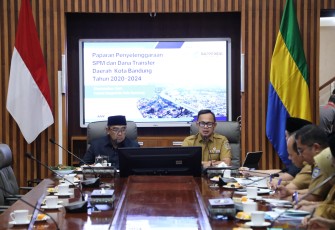 Wakil Menteri Dalam Negeri (Wamendagri) Bima Arya Sugiarto mendorong Pemerintah Kota (Pemkot) Bandung untuk melakukan inovasi pendanaan alternatif
