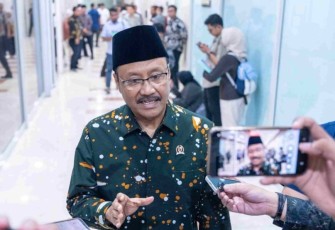 Menteri Sosial Saifullah Yusuf (Gus Ipul) menghadiri rapat kerja dengan Komisi VIII DPR RI