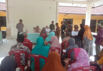 Pembagian BLT di wilayah desa binaan 