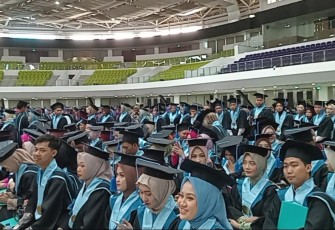Wisuda Periode III 2025 Poltekkes Kemenkes Surakarta 