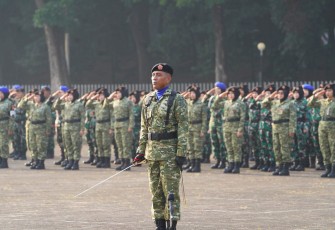 Mabes TNI menggelar Upacara Bendera rutin 17-an yang berlangsung  pada Jumat, 17 Oktober 2025, bertempat di Lapangan Apel B3 Mabes TNI, Cilangkap, Jakarta Timur