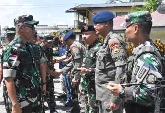 Dandim 1710/Mimika Dampingi Pangdam XVII/Cenderawasih Kunjungi Pos Satgas Pamtas Obvitnas