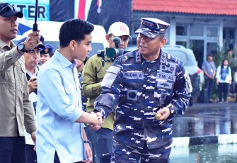 Pangkolinlamil Sambut Wapres RI di Dermaga Mako Kolinlamil Tanjung Priok 