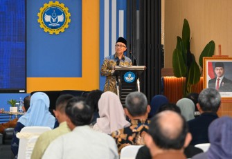 Wamendikdasmen, Atip Latipulhayat, dalam Seminar Internasional “Reshaping TVET Teacher Competence in the Era of Industry 4.0 and Artificial Intelligence” di Balai Besar Pengembangan Penjaminan Mutu Pendidikan Vokasi Bidang Mesin dan Teknik Industri (BBPPMPV BMTI), Kota Cimahi, Jawa Barat, Selasa (18/11).