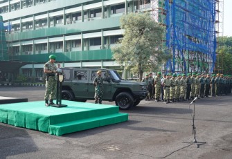 Upacara penyerahan ransus Maung & Spartan di Makodam V Brawijaya, Selasa (2/12)