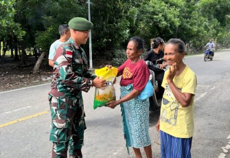 Pos Motaain Bagikan Sembako Sambut Natal