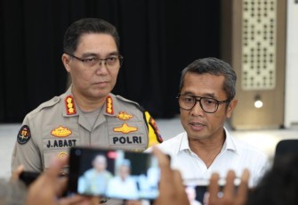 Kabid Humas Polda Jatim Kombes Pol Jules Abraham Abast