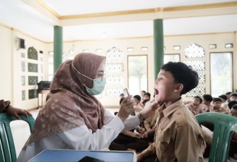 Ilustrasi pemeriksaan kesehatan pelajar 