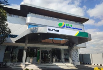Kantor BPJS Ketenagakerjaan Cabang Blitar. (Foto : Klikwarta.com)