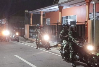 Patroli malam personel Korem 081/DSJ, Senin (1/4)