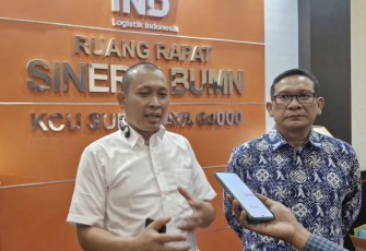 Imanuel Agoeng Noegroho, Deputy Chief Executive PosIDN saat memberikan keterangan pers di Surabaya, Rabu (9/7)