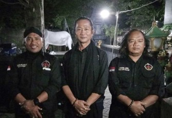 Ketua IPN Heri Pasoepati memberikan keterangan pers, Senin (21/7)